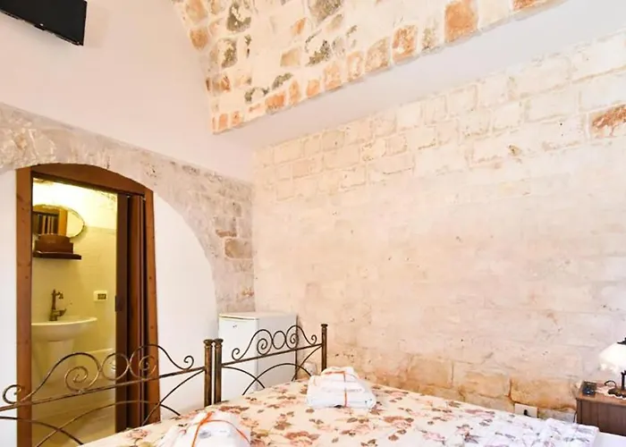 Borgo Miceli לינה וארוחת בוקר לוקורוטונדו