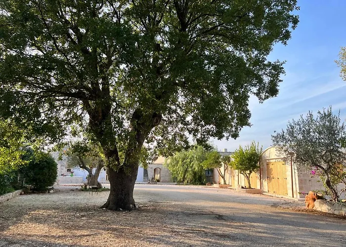 Borgo Miceli לינה וארוחת בוקר לוקורוטונדו